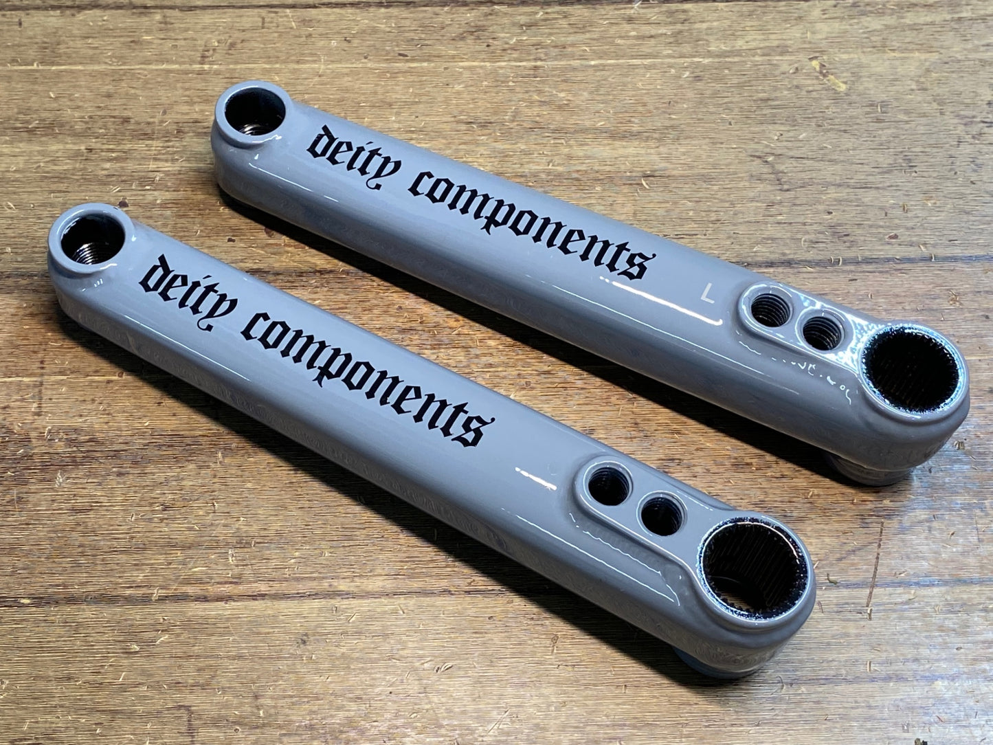 IV361 Deity components クランクアームセット 36 teeth axle 19m/m 153mm グレー