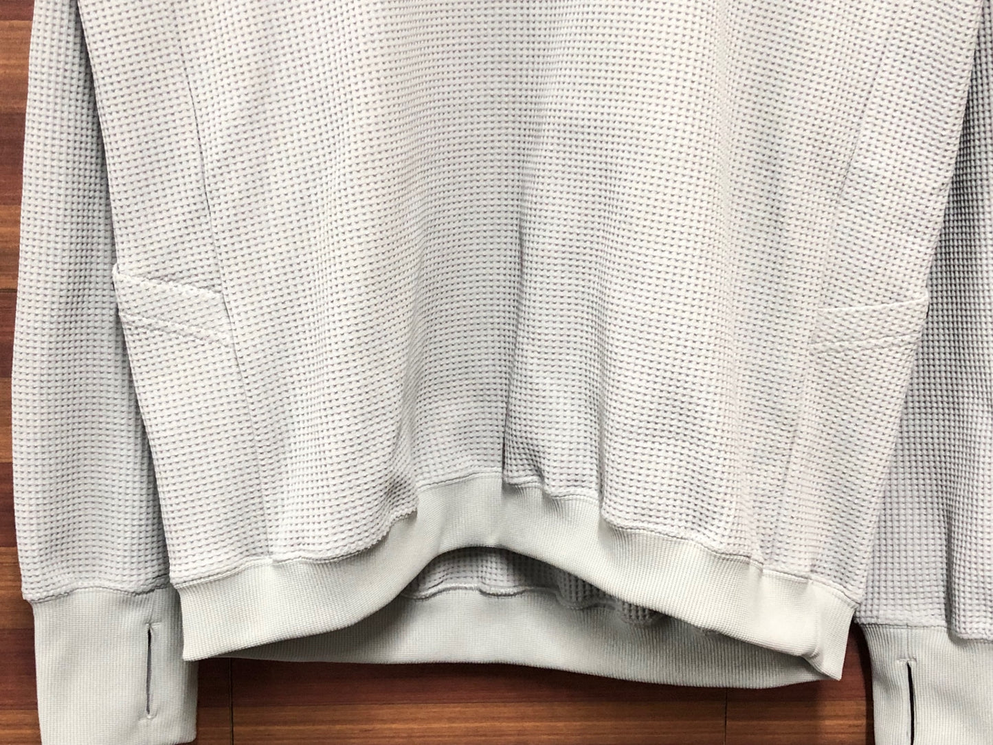 IM056 ナリフリ narifuri NF1172 マルチテックワッフルプルオーバーパーカー グレー M