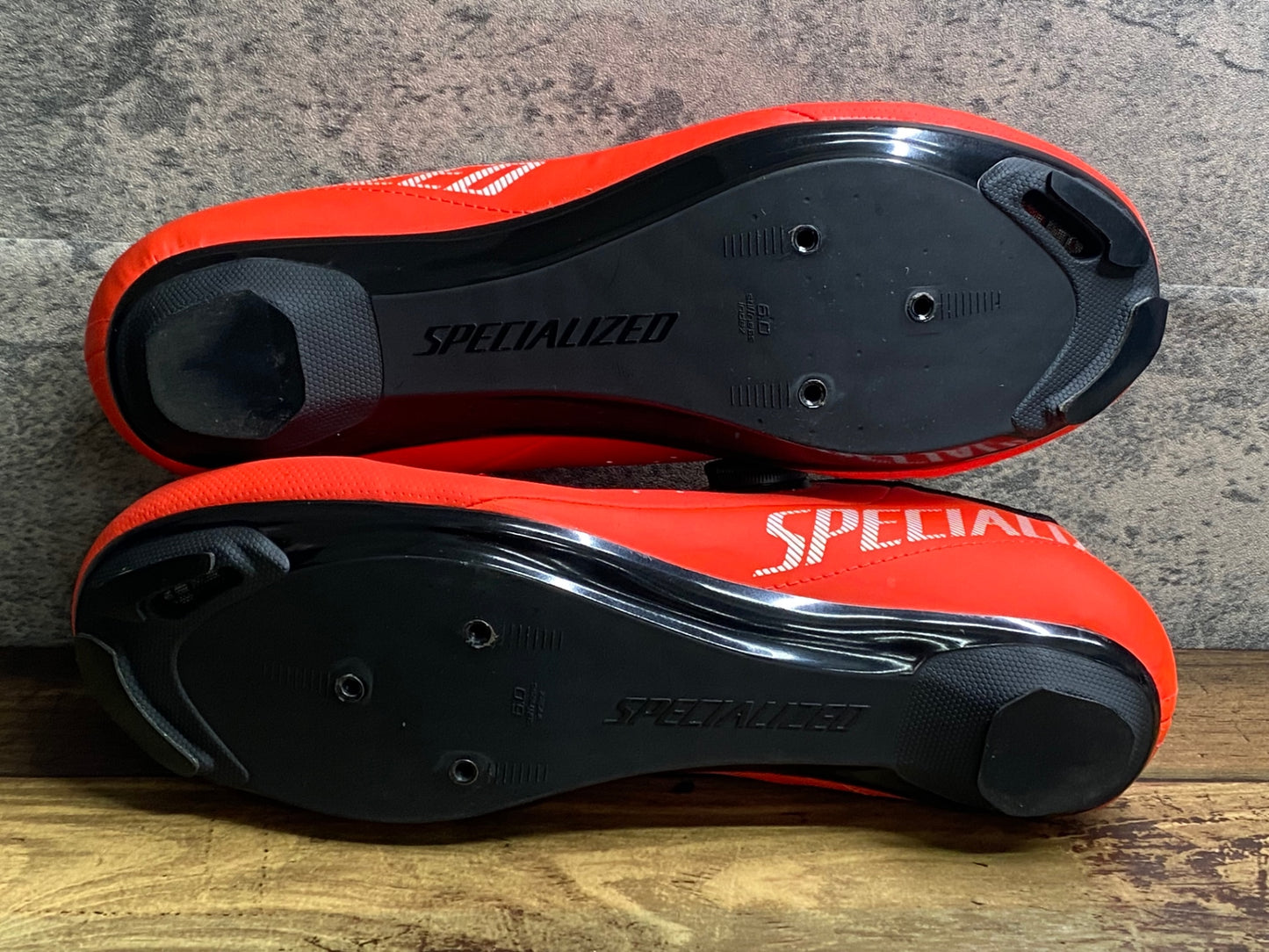 IZ302 スペシャライズド SPECIALIZED Torch1.0 ビンディングシューズ EU42 レッド