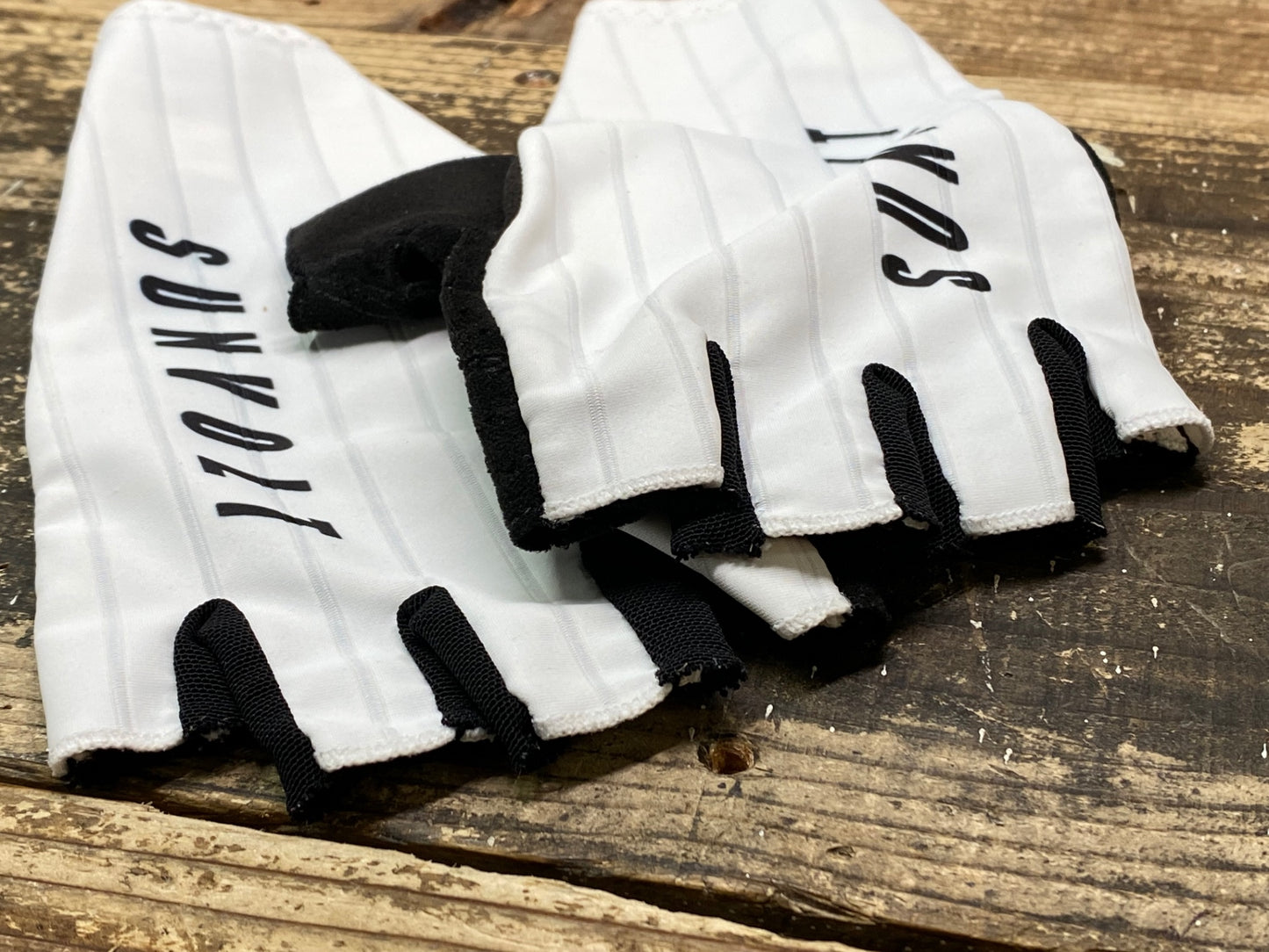 JA030 サンボルト SUNVOLT エアロ サイクルグローブ 指切り M 白