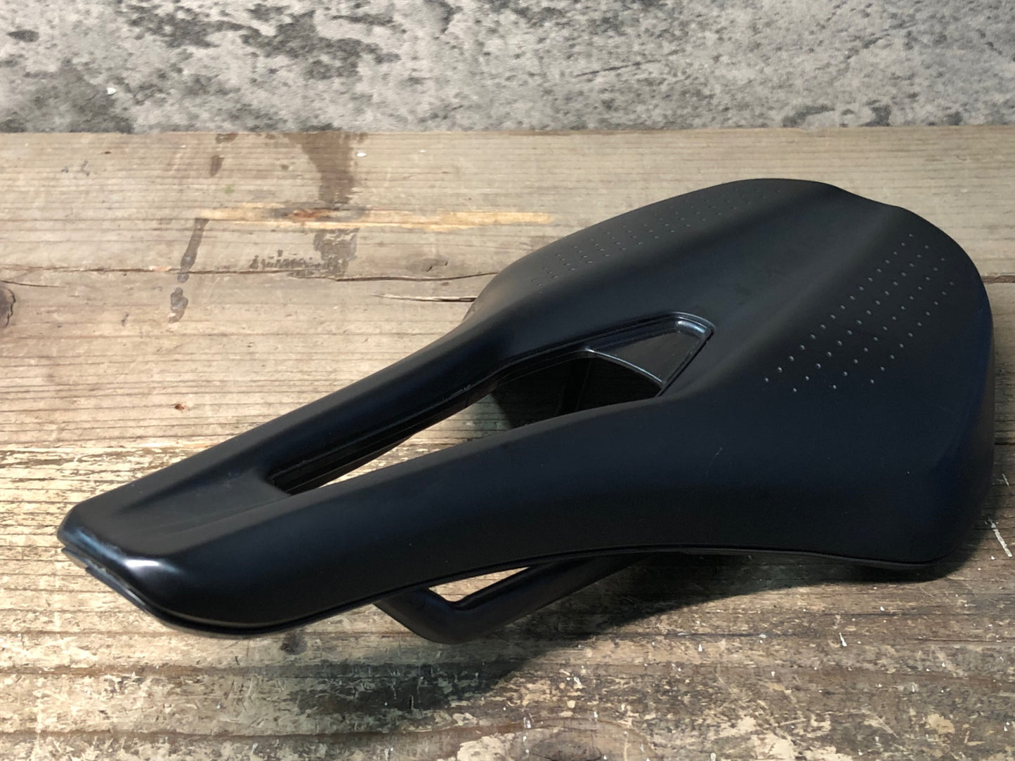 IY540 フィジーク fizik アルゴ テンポ ARGO TEMPO R1 サドル カーボンレール 150mm 黒