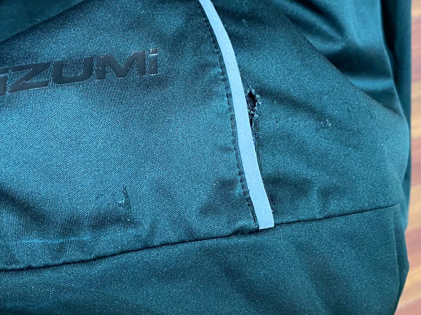 IL696 パールイズミ PEARL iZUMi ジレ 黒 M ※背中に傷あり