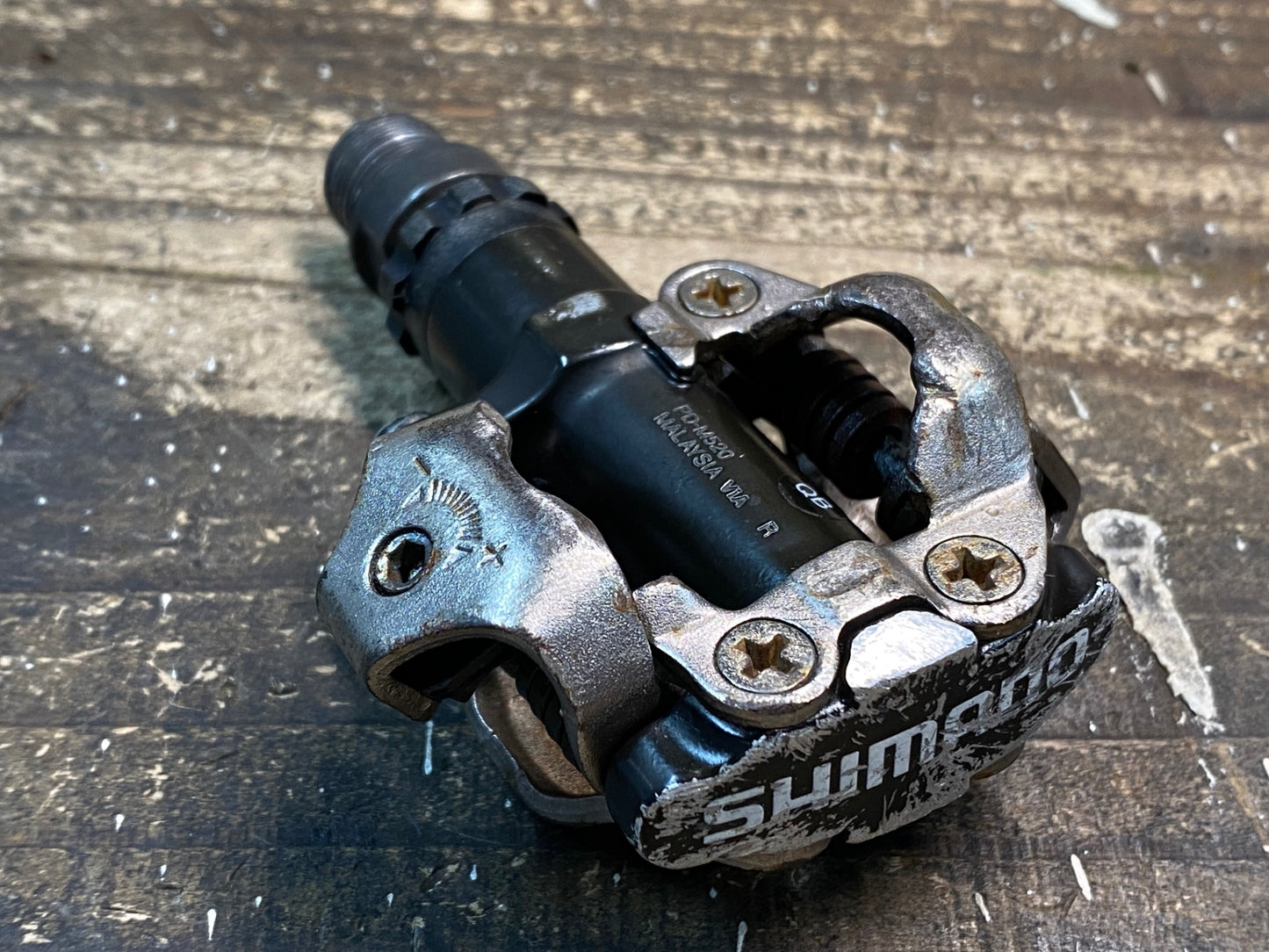 IU326 シマノ SHIMANO PD-M520 SPD ビンディングペダル SPD