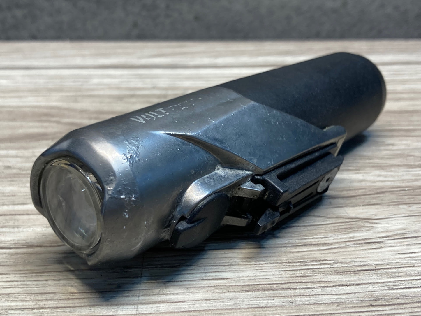 IW828 キャットアイ CATEYE ボルト VOLT300 フロントライト シルバー 点灯確認済