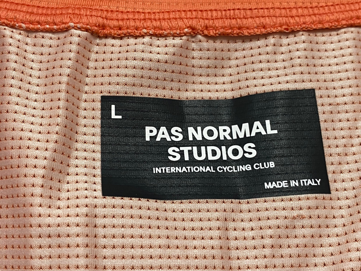 JC409 パスノーマルスタジオ Pas Normal Studios | Men's Mechanism Jersey 半袖 サイクルジャージ コーラル L