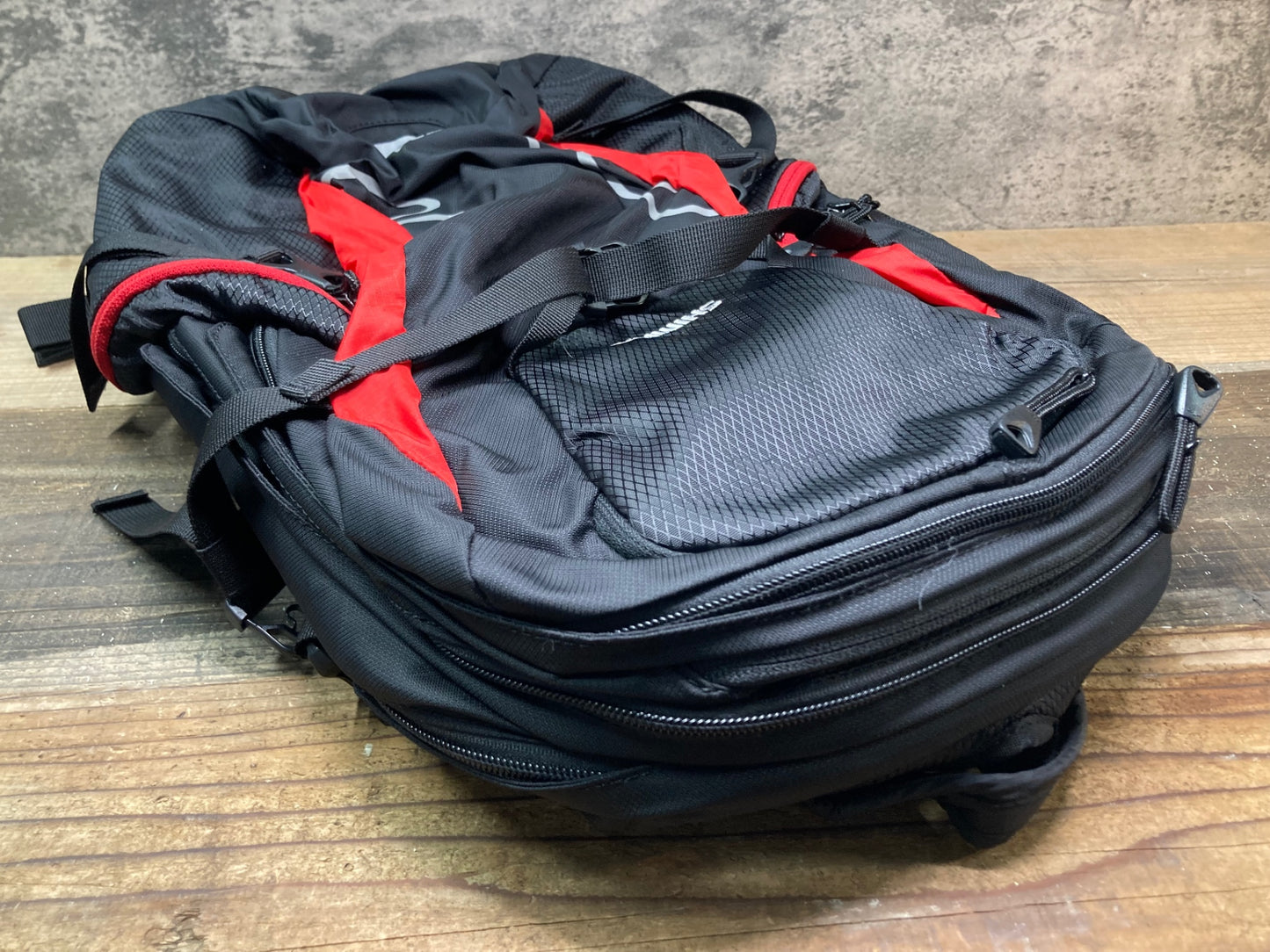 IN588 シマノ SHIMANO T30 サイクリングバッグ バックパック 16L 黒 ※防水カバー付属