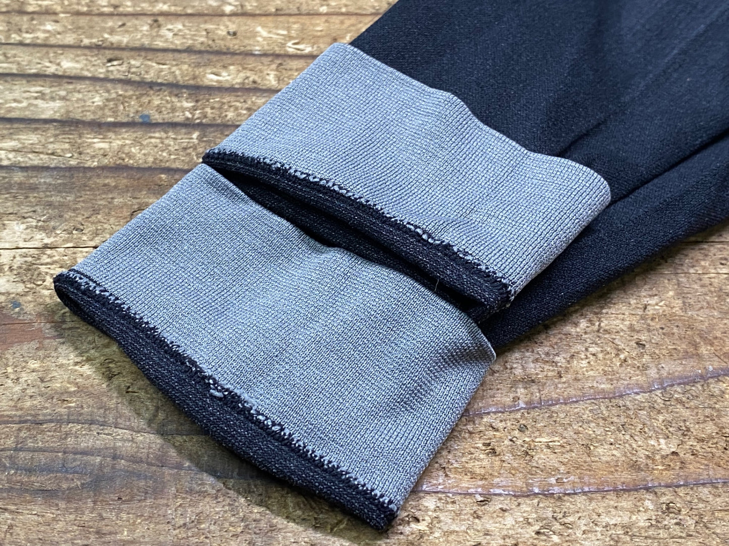 IU049 アソス ASSOS アームカバー I サイズ ブラック