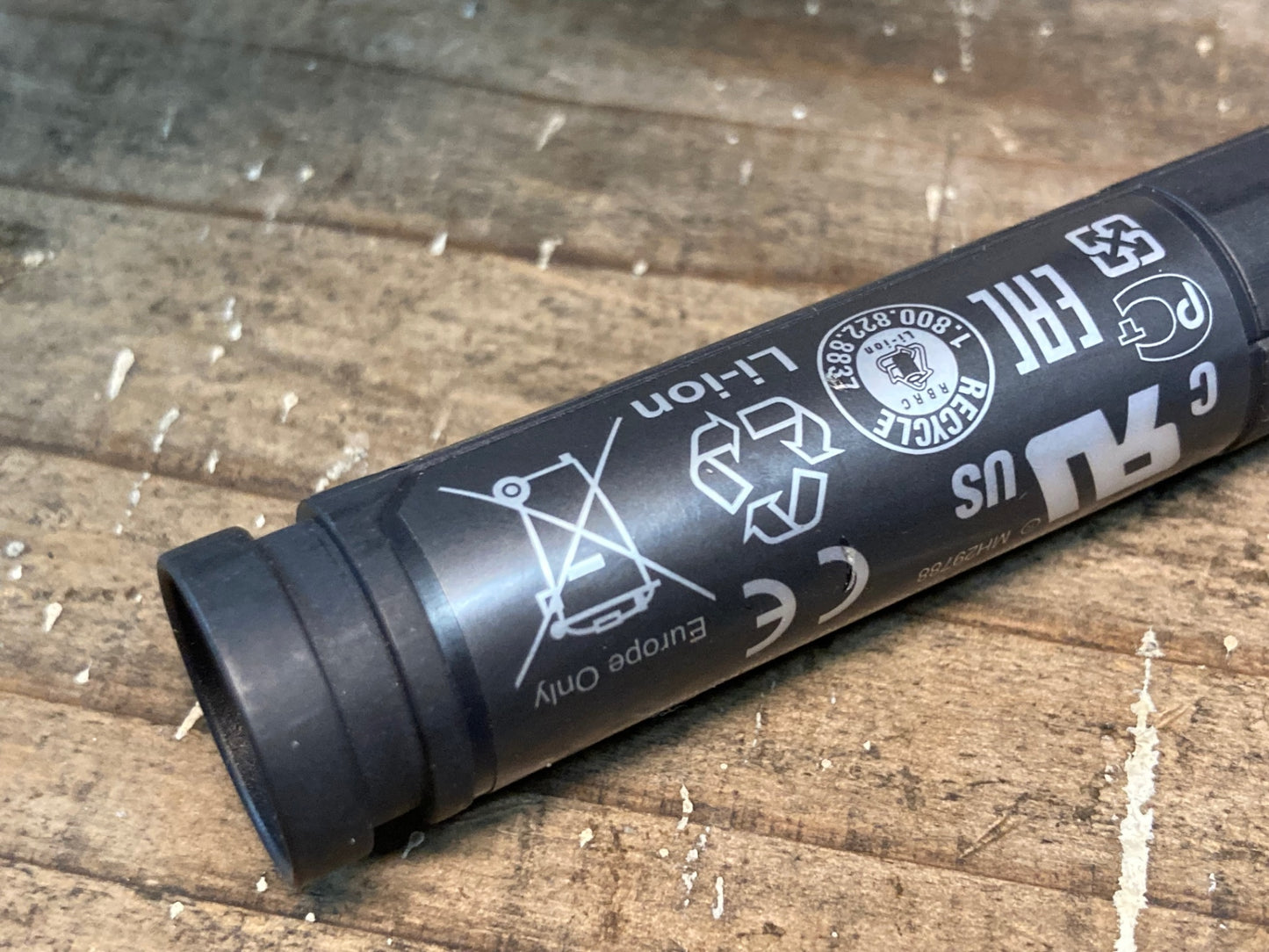 IO614 シマノ SHIMANO BT-DN110 ビルトインバッテリー Di2 電動