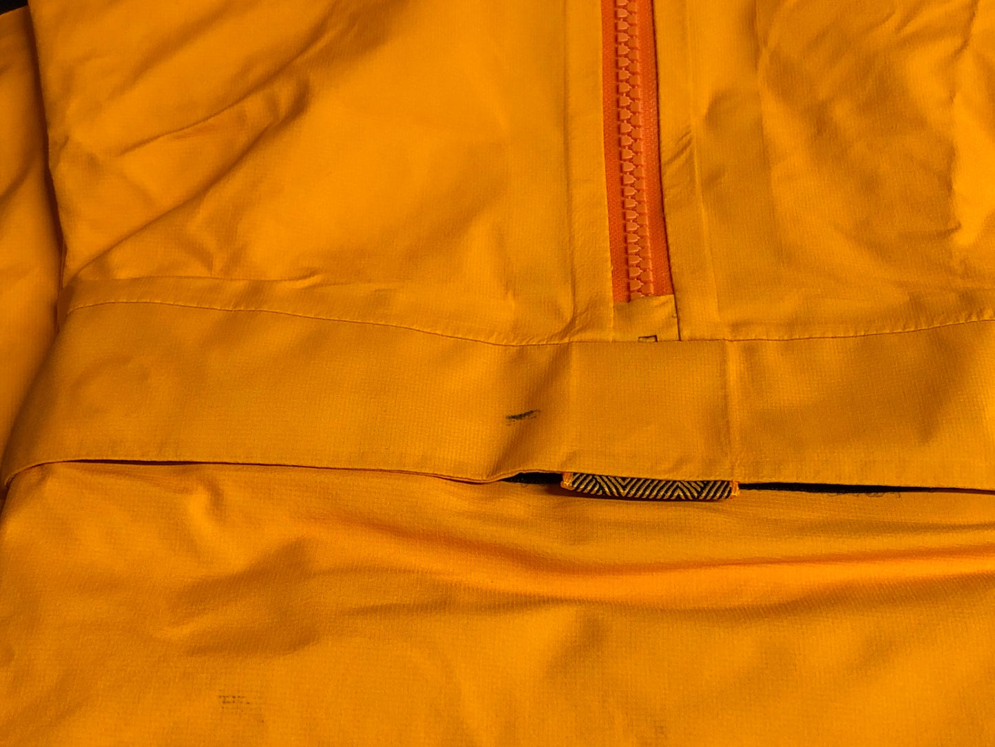 IO872 ラファ Rapha EXPLORE HOODED GORE-TEX PULLOVER 黄 XS