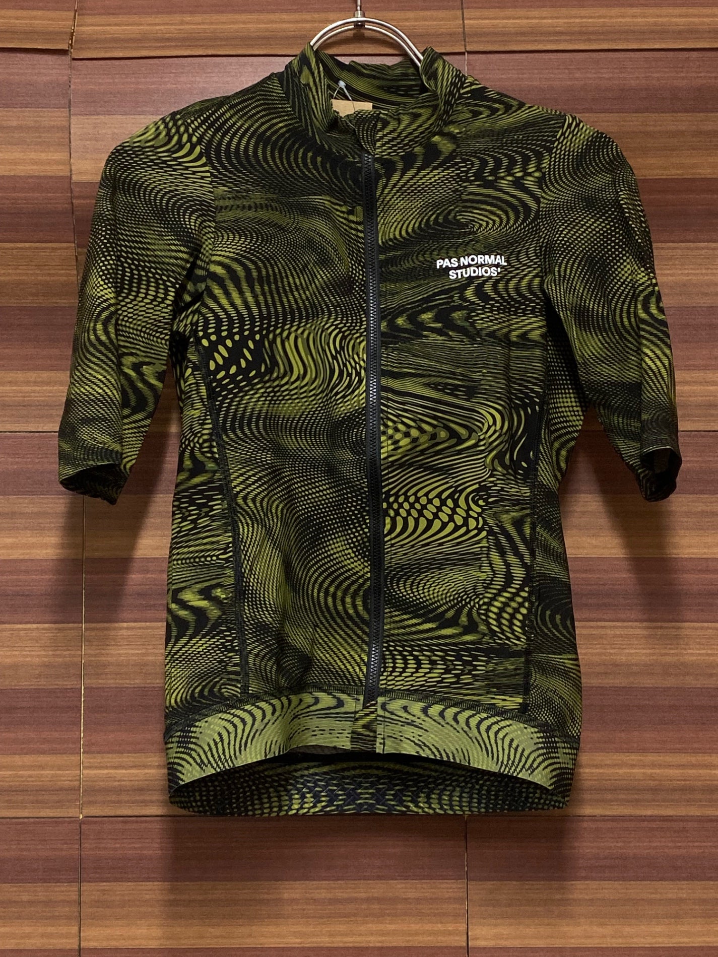 IV055 パスノーマルスタジオ PAS NORMAL STUDIOS ESSENTIAL JERSEY 半袖サイクルジャージ 緑黒 S