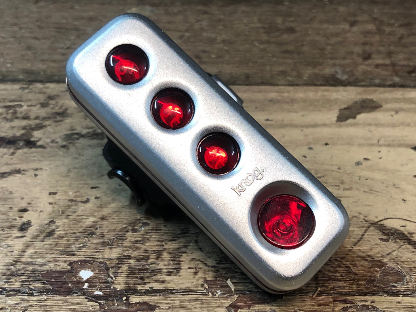 IH113 ノグ KNOG BLINDER ROAD リアライト ※点灯確認済み