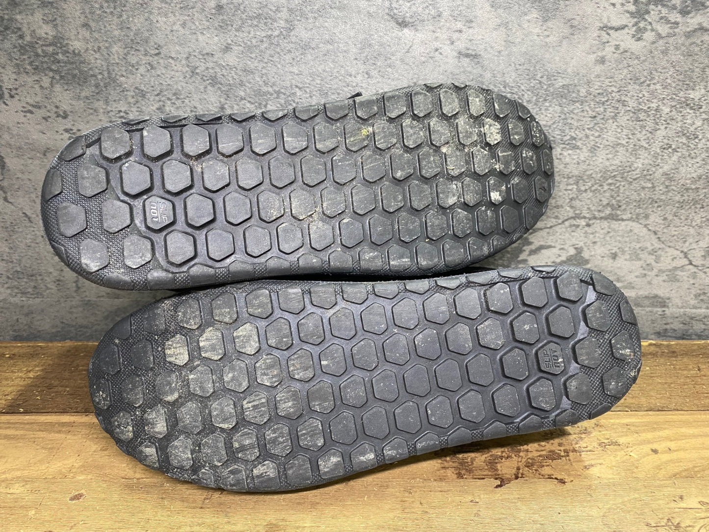 IY573 スペシャライズド SPECIALIZED 2FO FLAT MTB フラットシューズ 黒 43