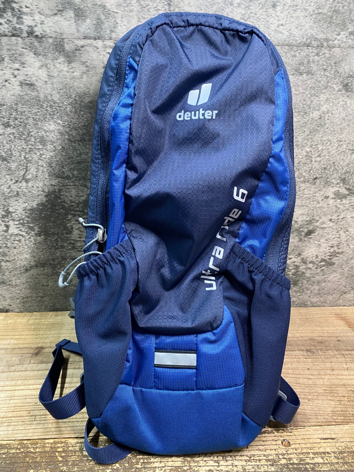 JA746 ドイター deuter ultora ride 6 バックパック リュック ネイビー