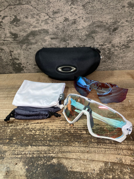IV542 オークリー OAKLEY ジョウブレイカー JAWBREAKER サングラス アイウェア 白 ※汚れ
