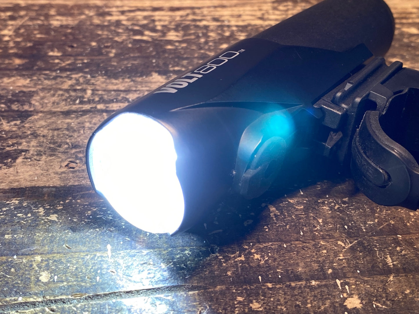 IU676 キャットアイ CATEYE VOLT 800 フロントライト