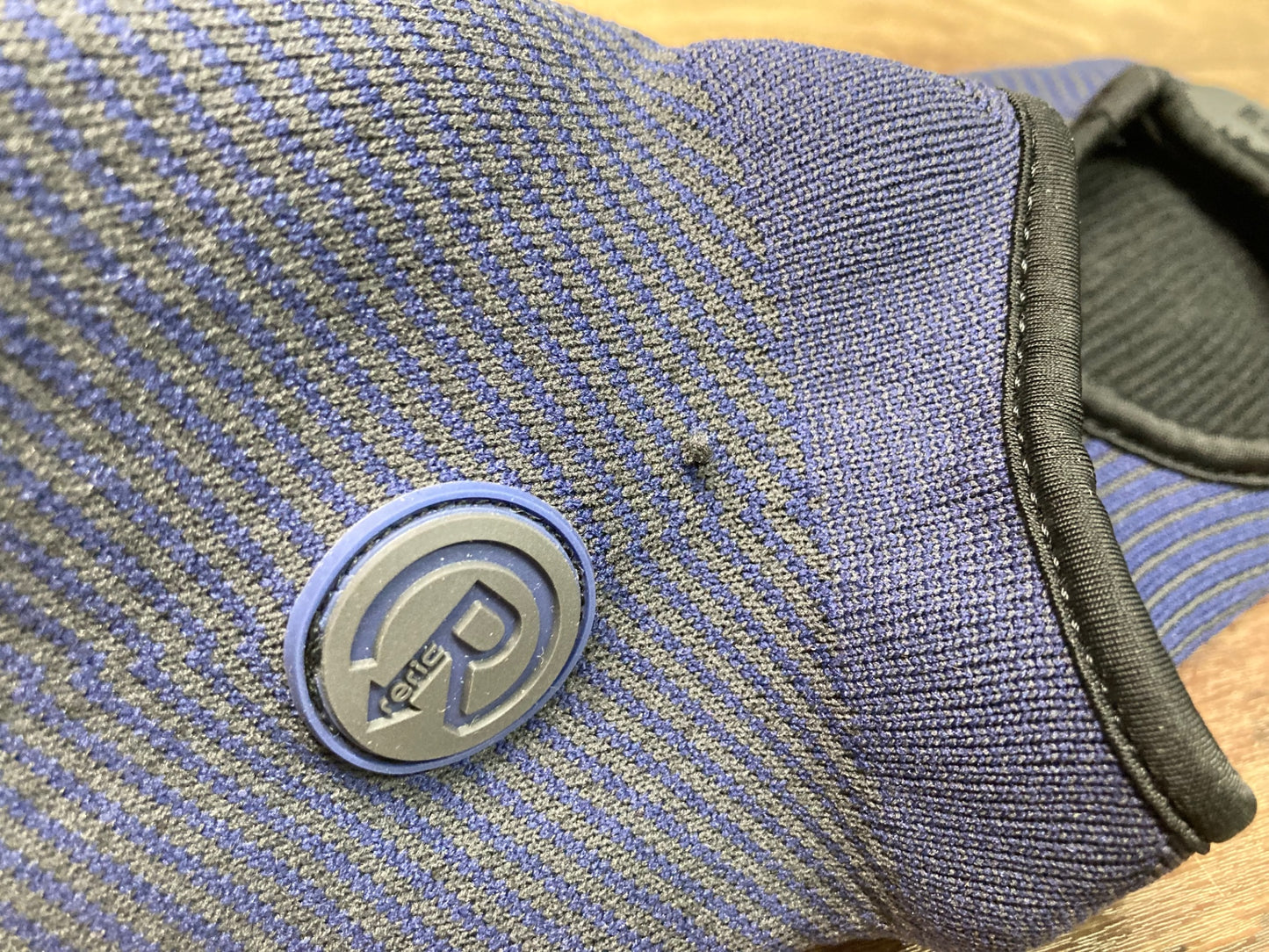 IQ172 レリック reric シューズカバー 紺 M