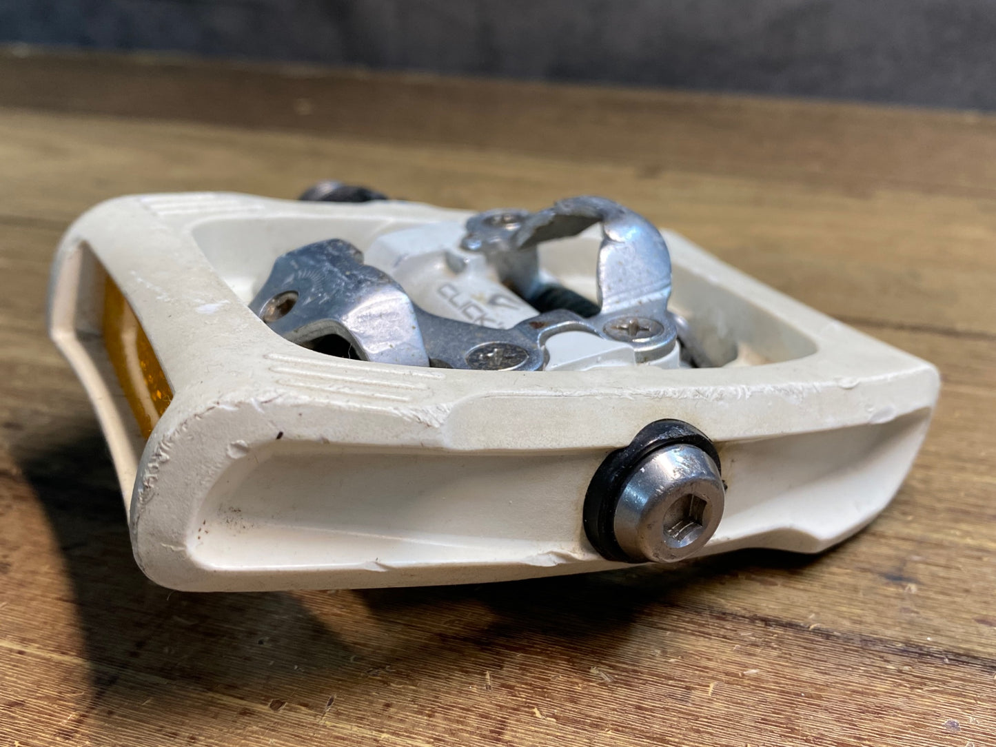 IZ017 シマノ SHIMANO PD-T400 ビンディングペダル 両面 SPD 白