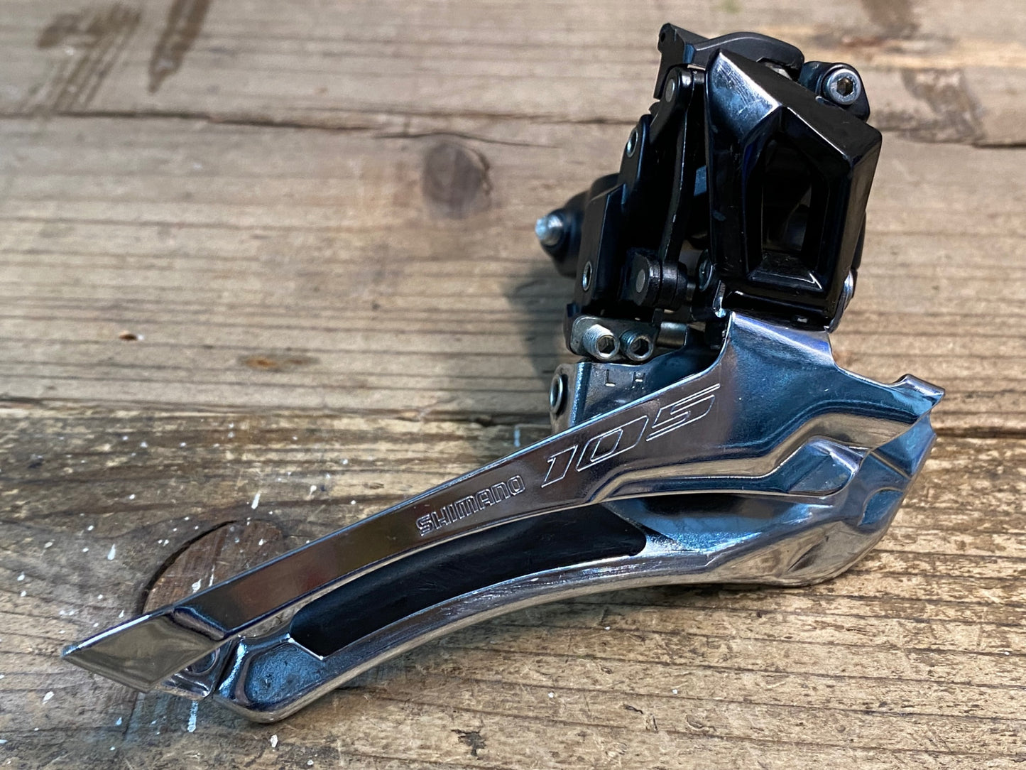 IX765 シマノ SHIMANO 105 FD-R7000 フロントディレイラー 2S バンド式 Φ34.9