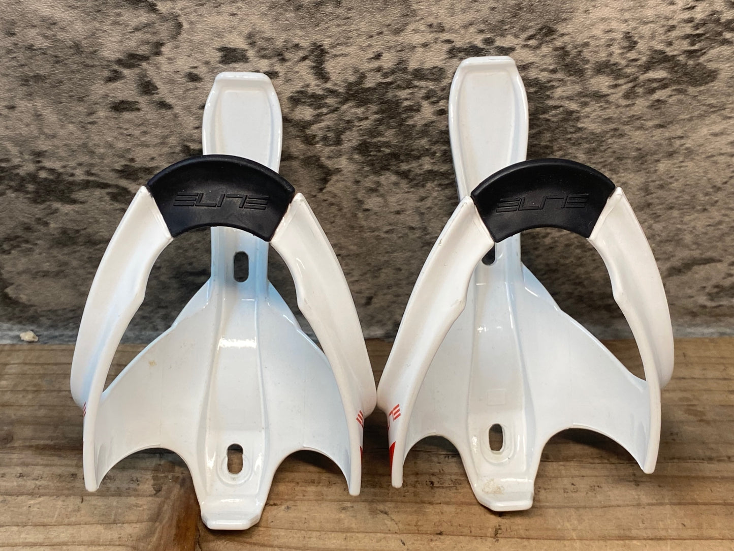 IT767 エリート ELITE CANNIBAL ボトルケージ