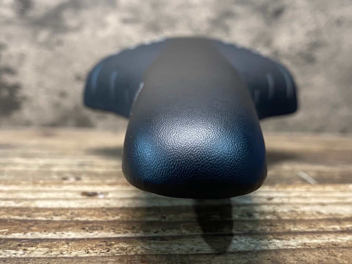 IW564 フィジーク fizik アリオネ ARIONE R1 REGULAR サドル BRAIDED カーボンレール