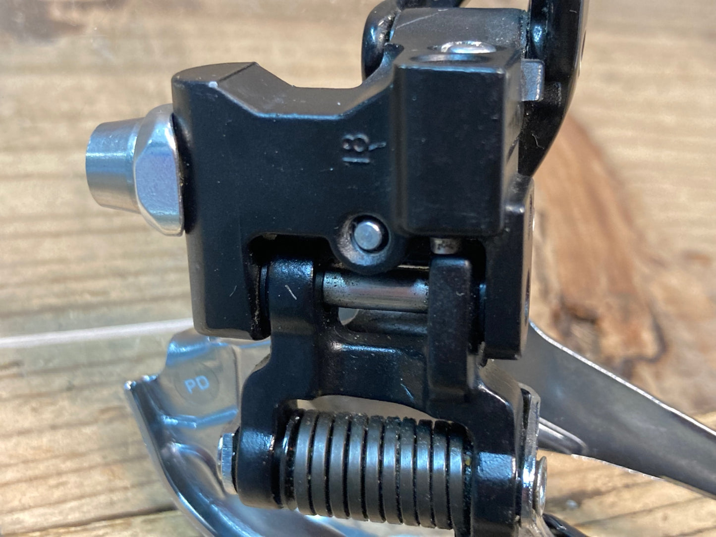 IZ393 シマノ SHIMANO 105 FD-5800 フロントディレイラー 2S 直付