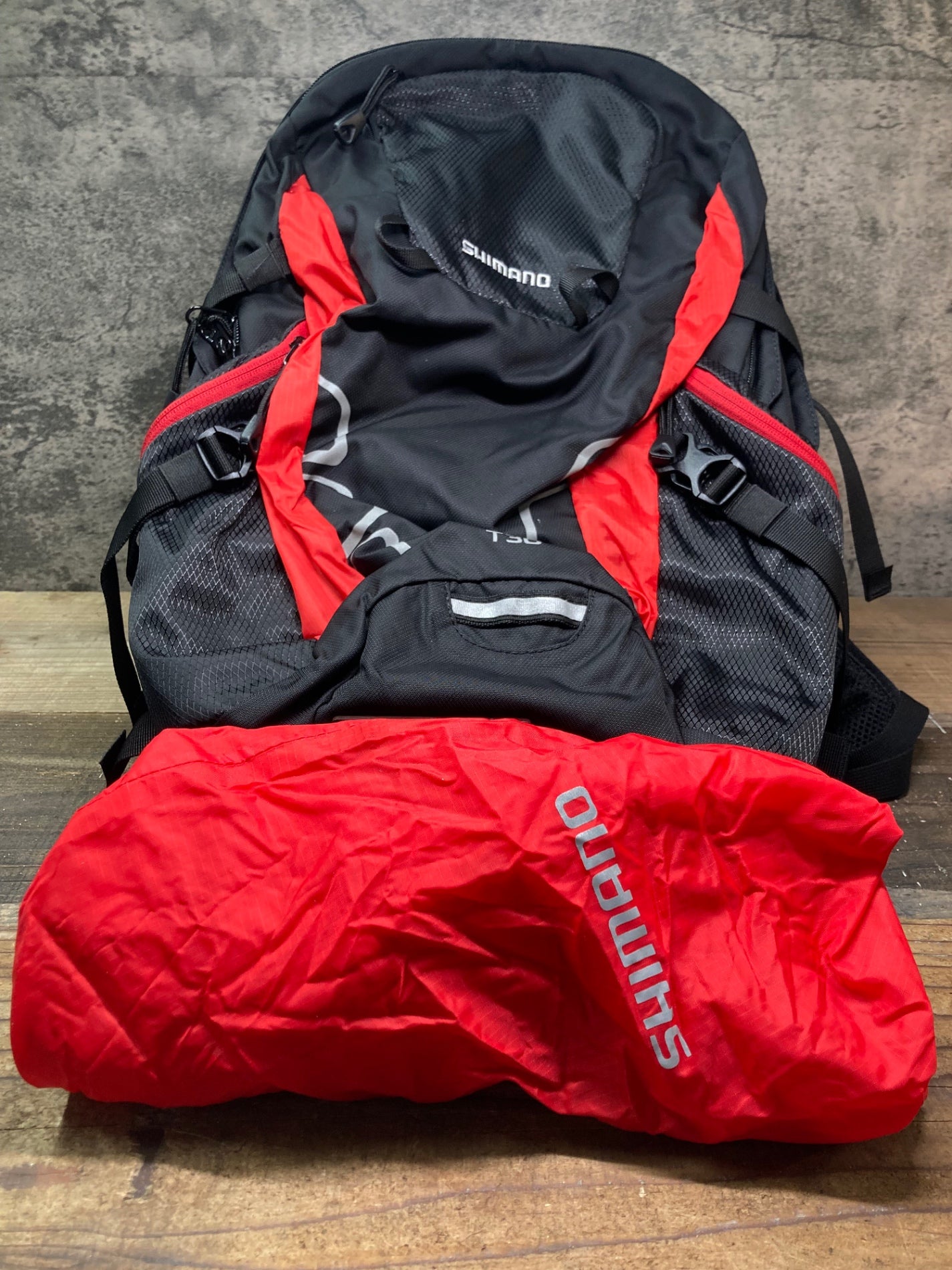 IN588 シマノ SHIMANO T30 サイクリングバッグ バックパック 16L 黒 ※防水カバー付属