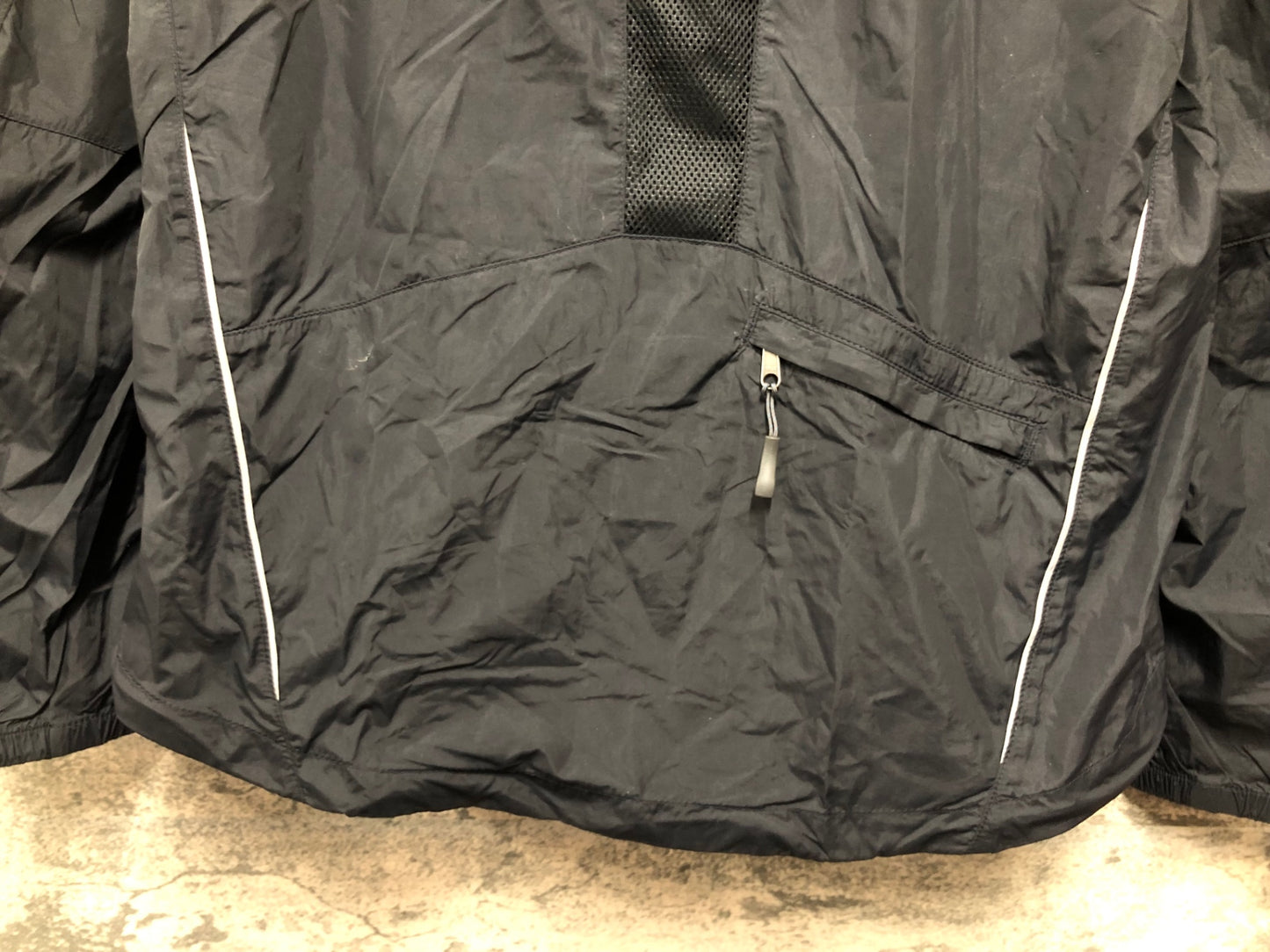 IZ923 モンベル mont-bell 長袖 ウィンドブレーカー 黒 L