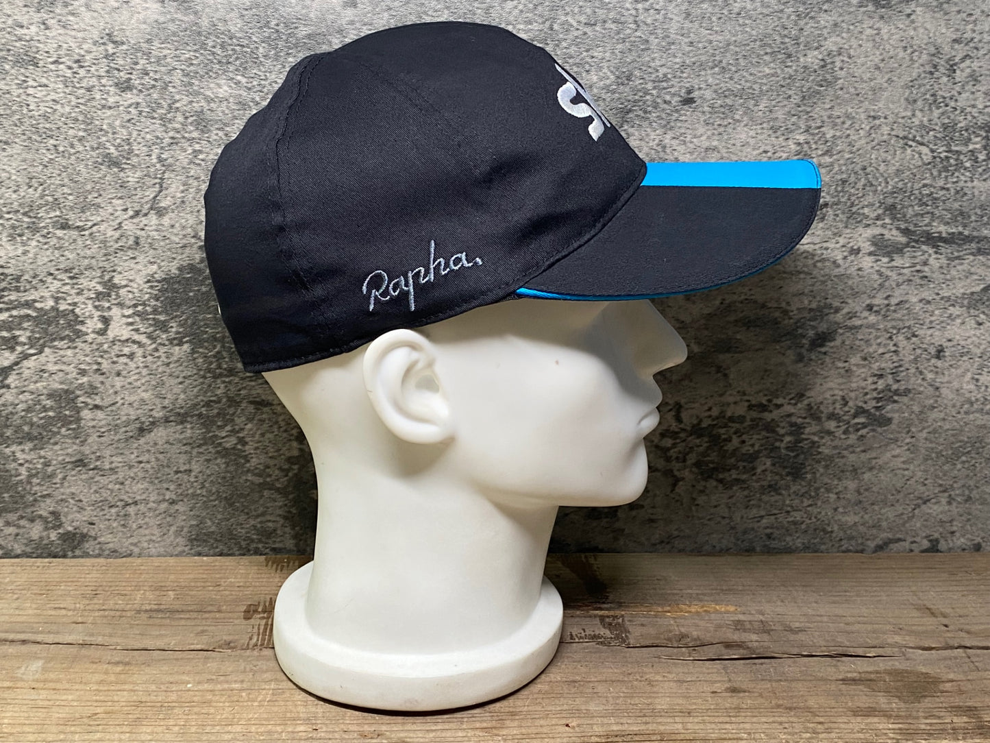 IU456 ラファ Rapha BASEBALL CAP キャップ 黒 水色 フリーサイズ TEAM Sky