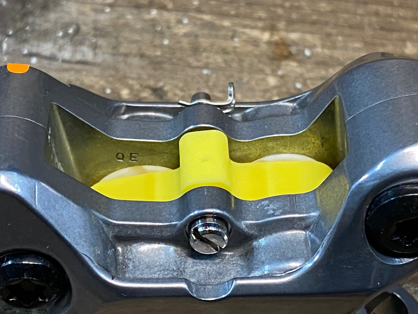 IR246 シマノ SHIMANO XTR BR-M9120 ディスクブレーキ キャリパー 4ピストン