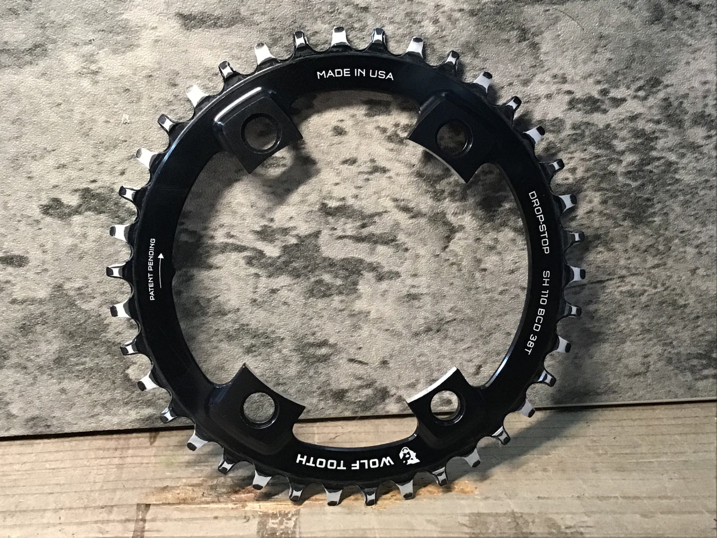 IR805 ウルフトゥース WOLF-TOOTH チェーンリング SH PCD110 38T