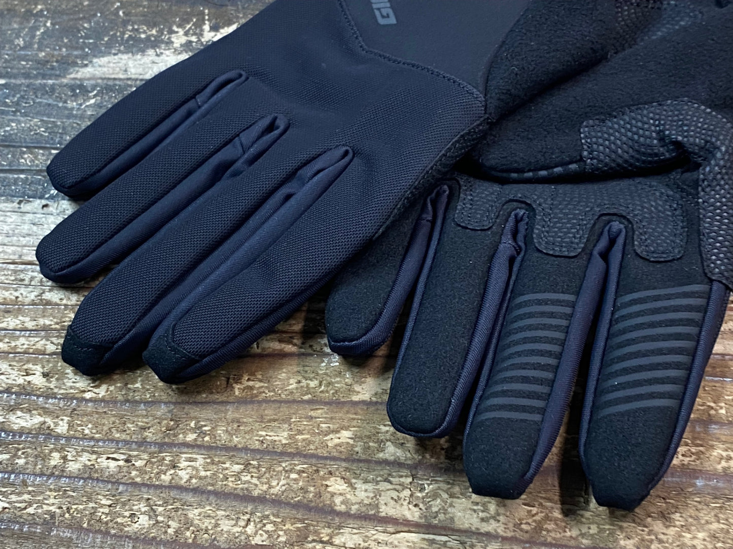 IV967 ジャイアント GIANT CHILL LITE グローブ 黒 M