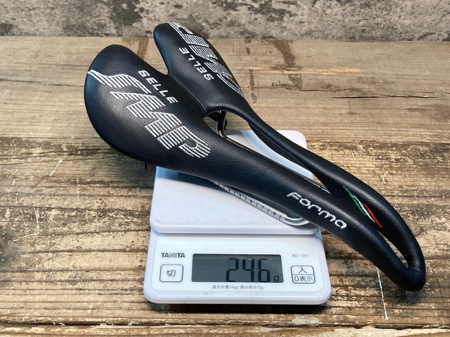 IX982 Selle SMP Forma サドル 黒 ステンレスレール aisi 304 tube