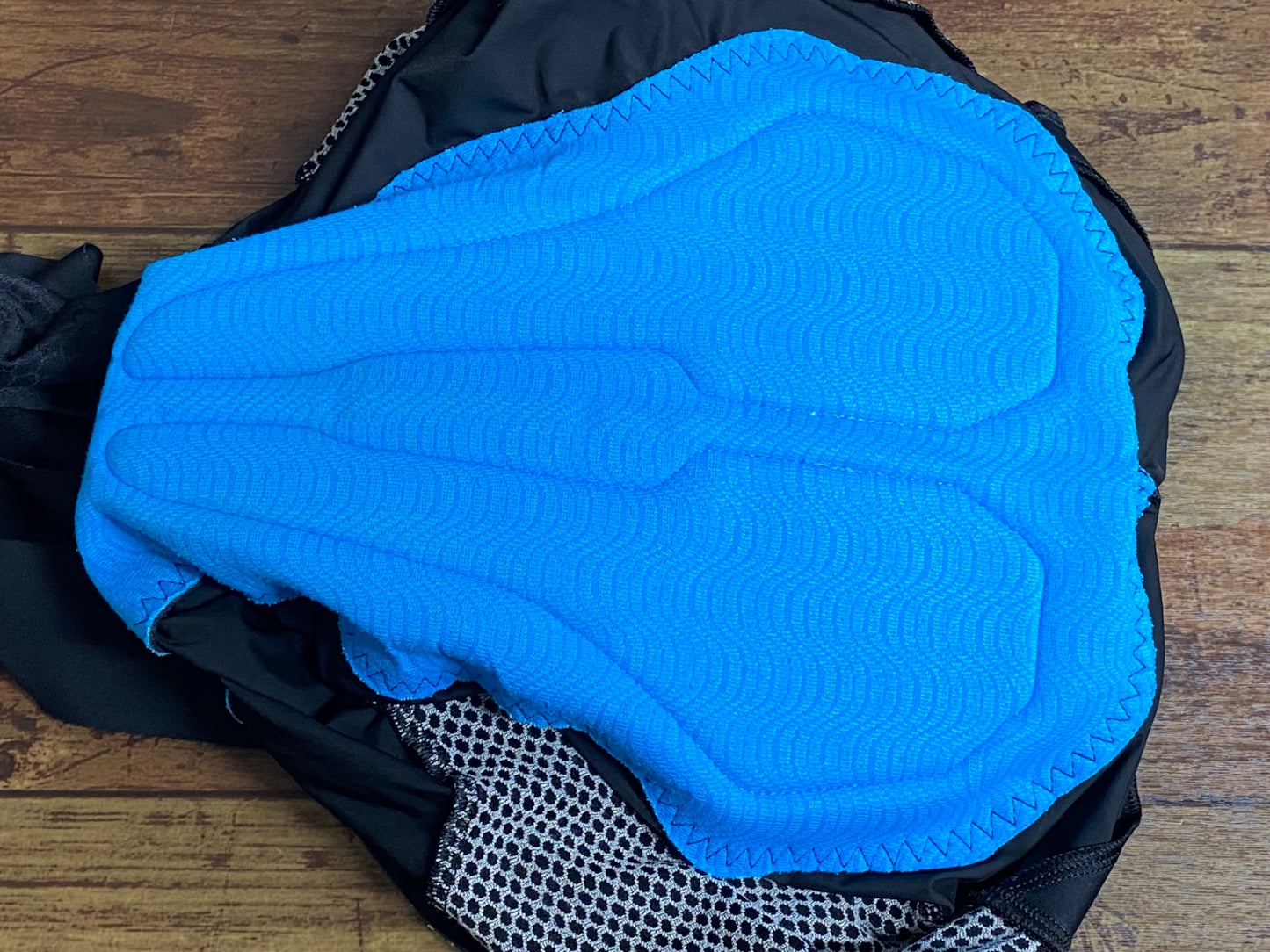 IY682 アタッカー ATTAQUER ビブショーツ M 黒