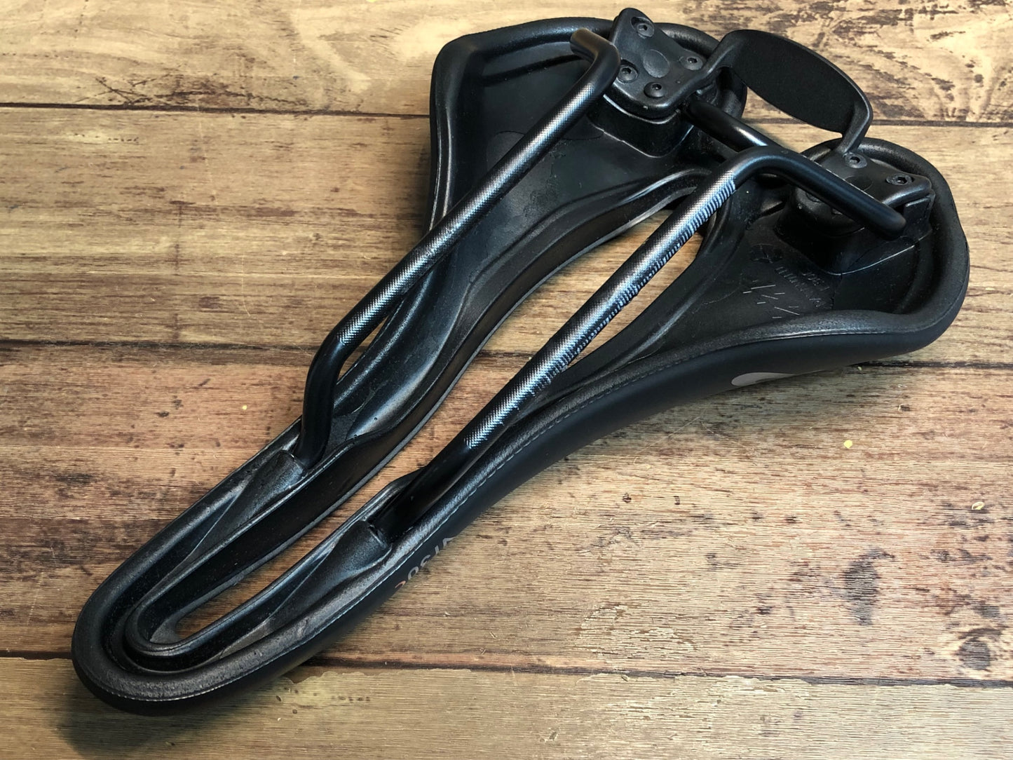 IR594 SELLE SMP VT30C サドル ステンレスレール 155mm 黒