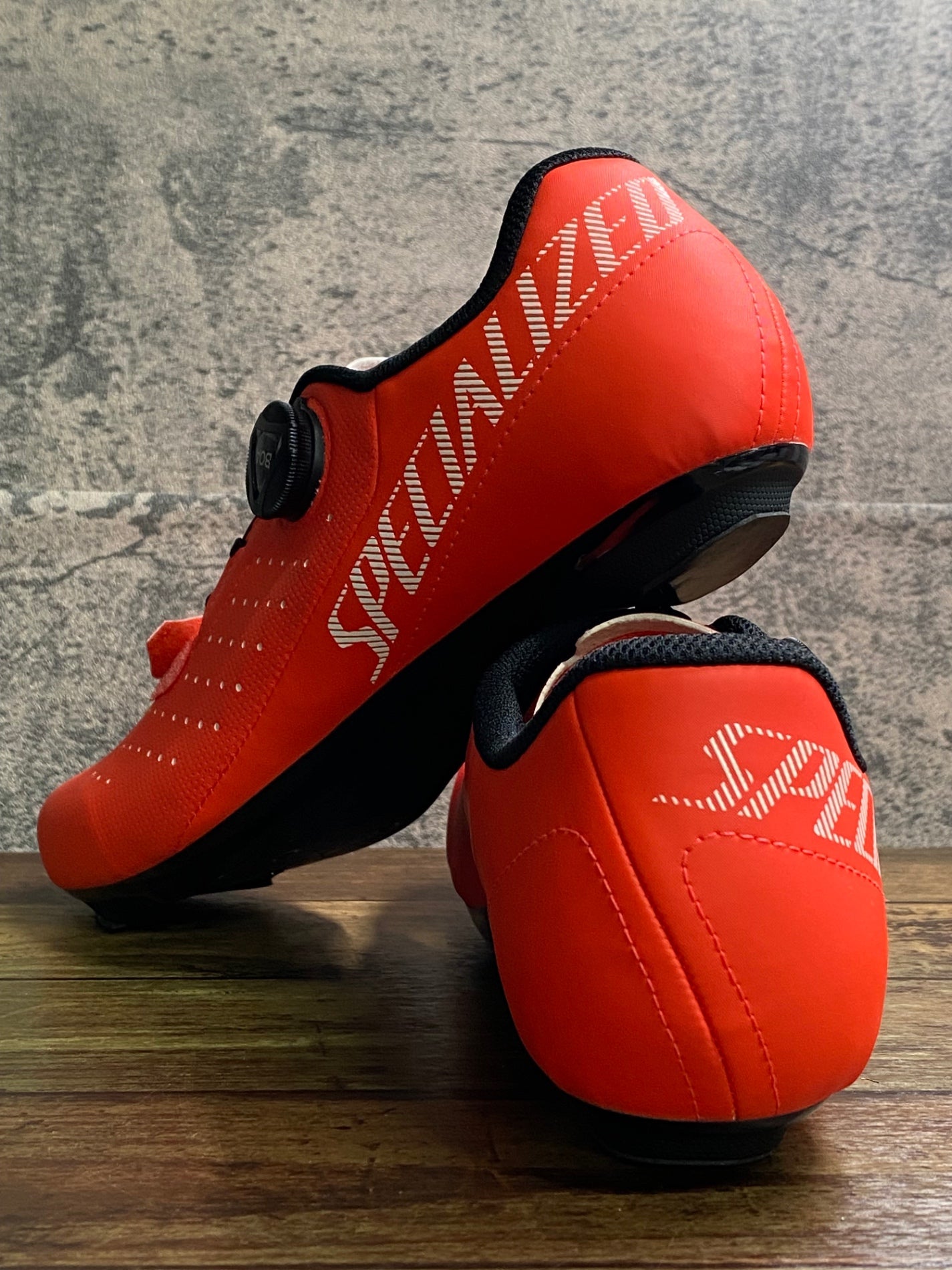 IZ302 スペシャライズド SPECIALIZED Torch1.0 ビンディングシューズ EU42 レッド