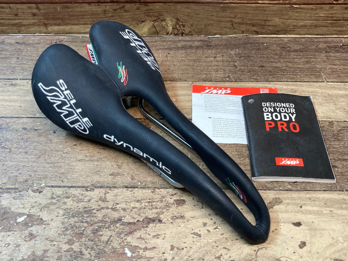 IL831 SELLE SMP dynamic サドル 黒 inox tube