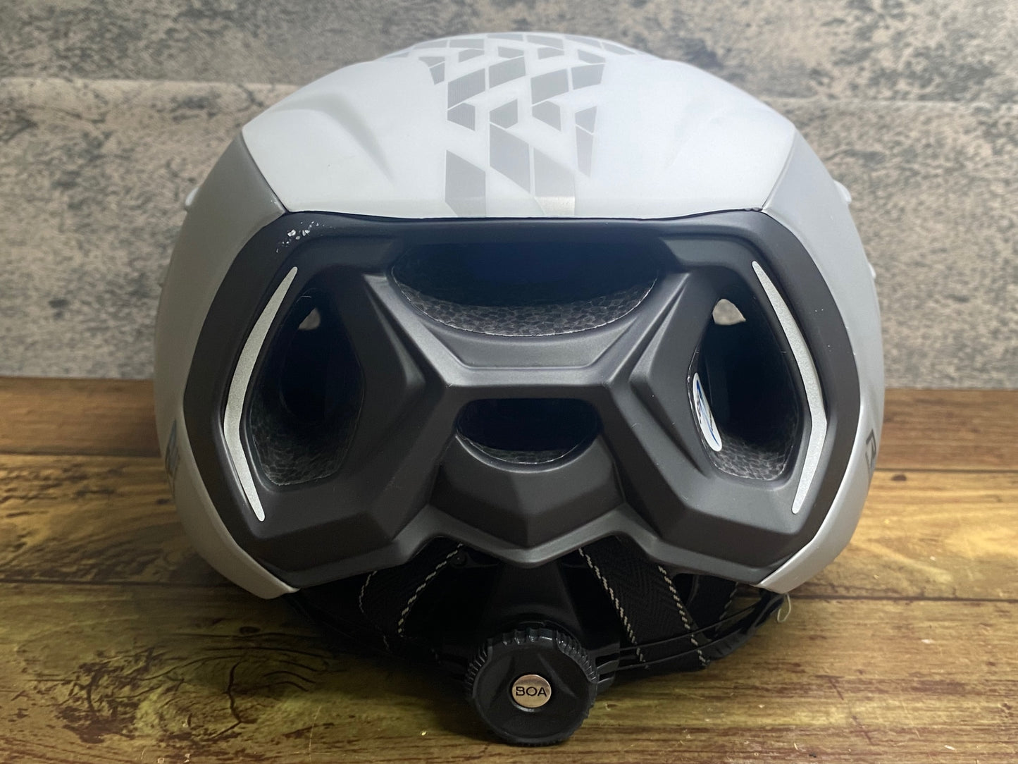 IZ254 オージーケーカブト OGK kabuto AERO-R2 ヘルメット 白 R05 09 製造 S/M