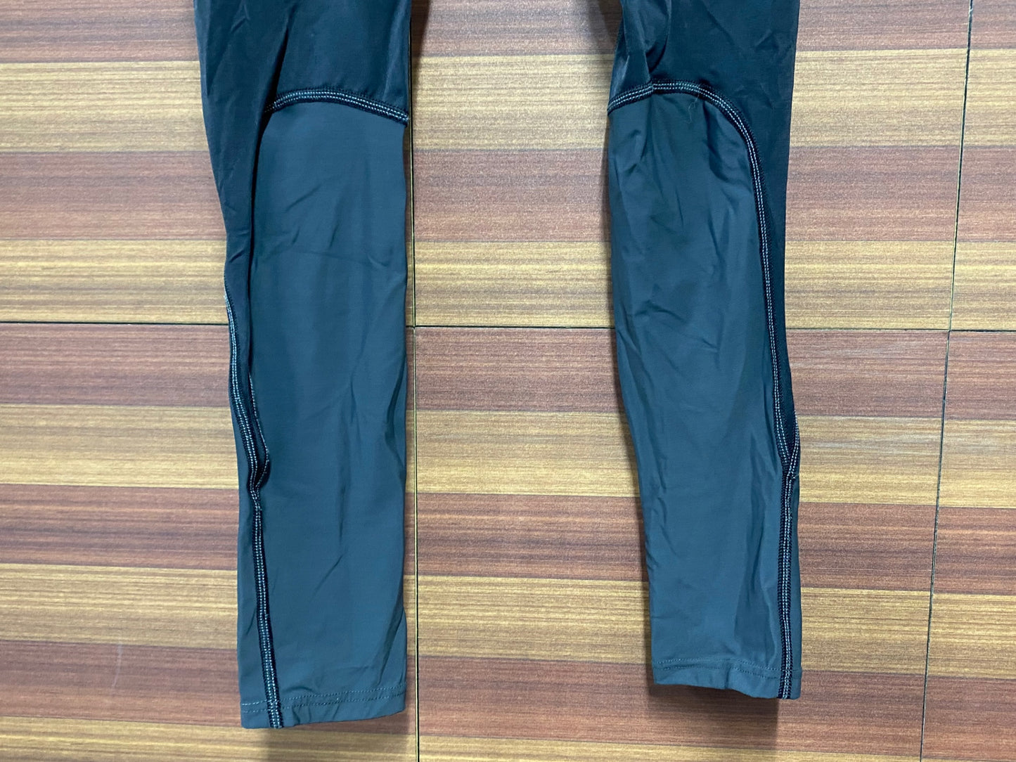 IP435 スキンズ SKINS インナータイツ 黒 グレー M/S