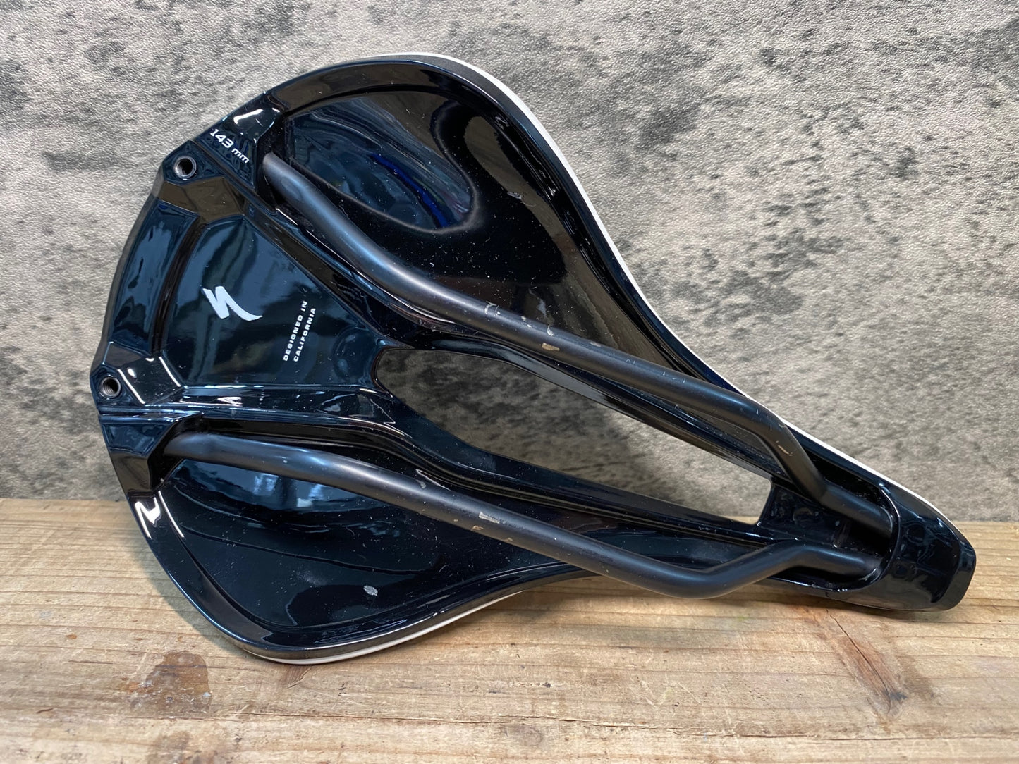 JA351 スペシャライズド SPECIALIZED POWER EXPERT サドル 白 143mm HOLLOW Tiレール