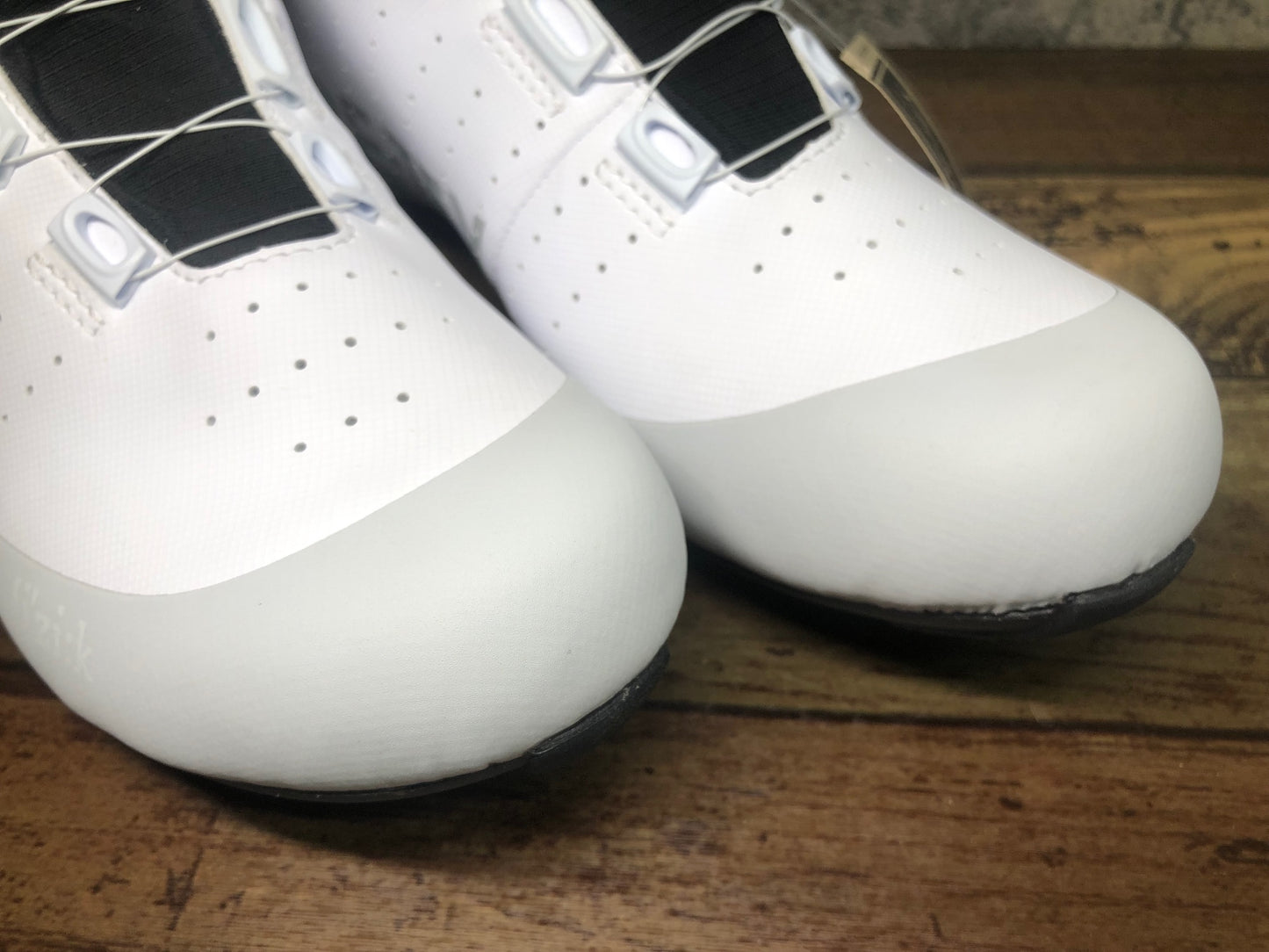 IV401 フィジーク Fizik Tempo Artica R5 Goretex ロードサイクリングシューズ EU41.5