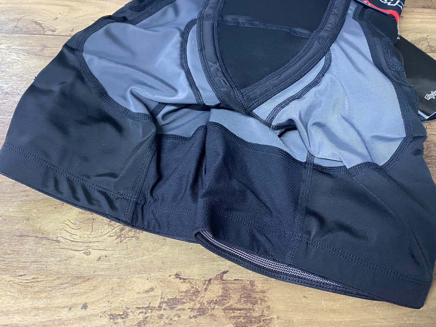 IR899 トロイリ― TroyLee Ⅾesigns BASE PROTECTIVE SHORTS 黒 LG 未使用品