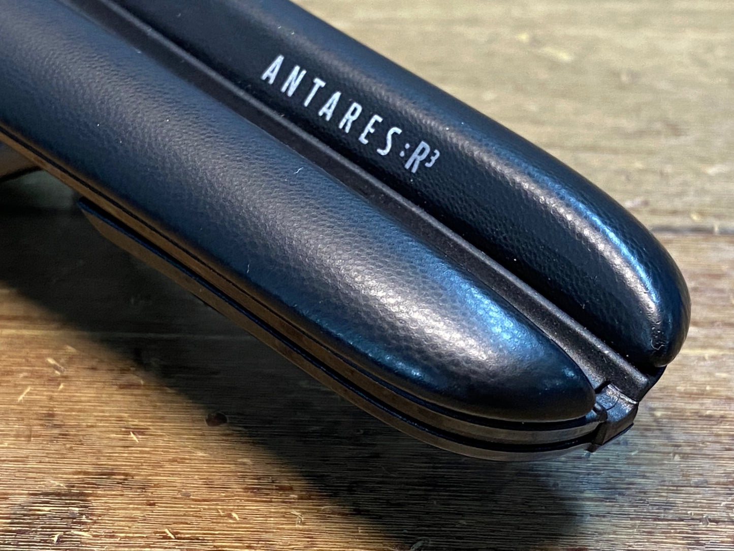 IX904 フィジーク fizik アンタレス Antares R3 VERSE evo サドル 黒 140mm kium