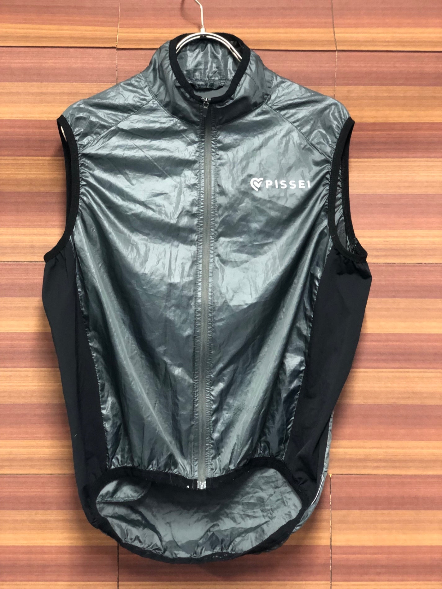 IU037 ピセイ PISSEI サイクルベスト ジレ グレー Lサイズ