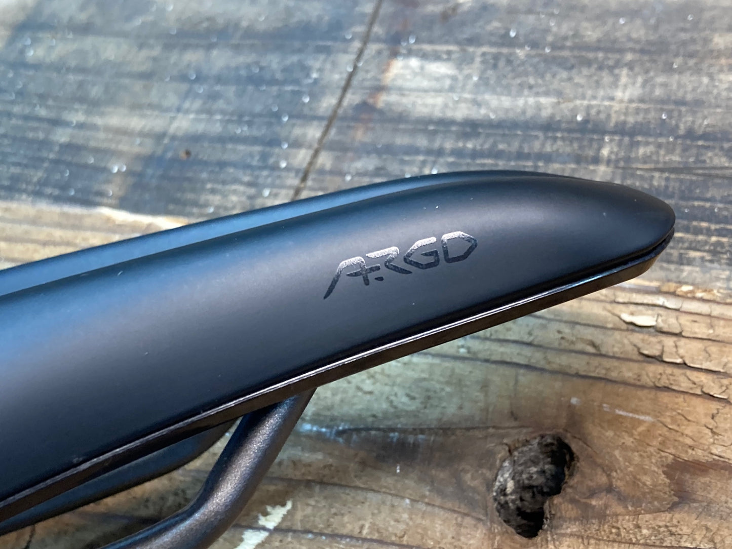 IP277 フィジーク fizik VENTO ARGO サドル 黒 140mm kiumレール