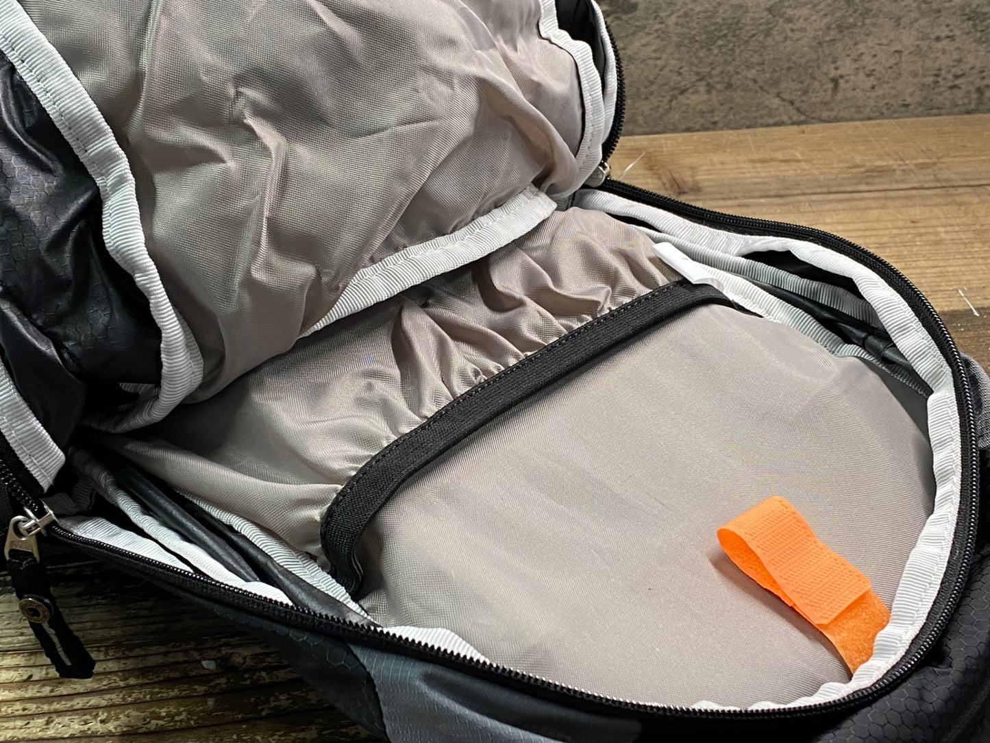 JA810 ドイター deuter race exp air リュック バックパック 黒