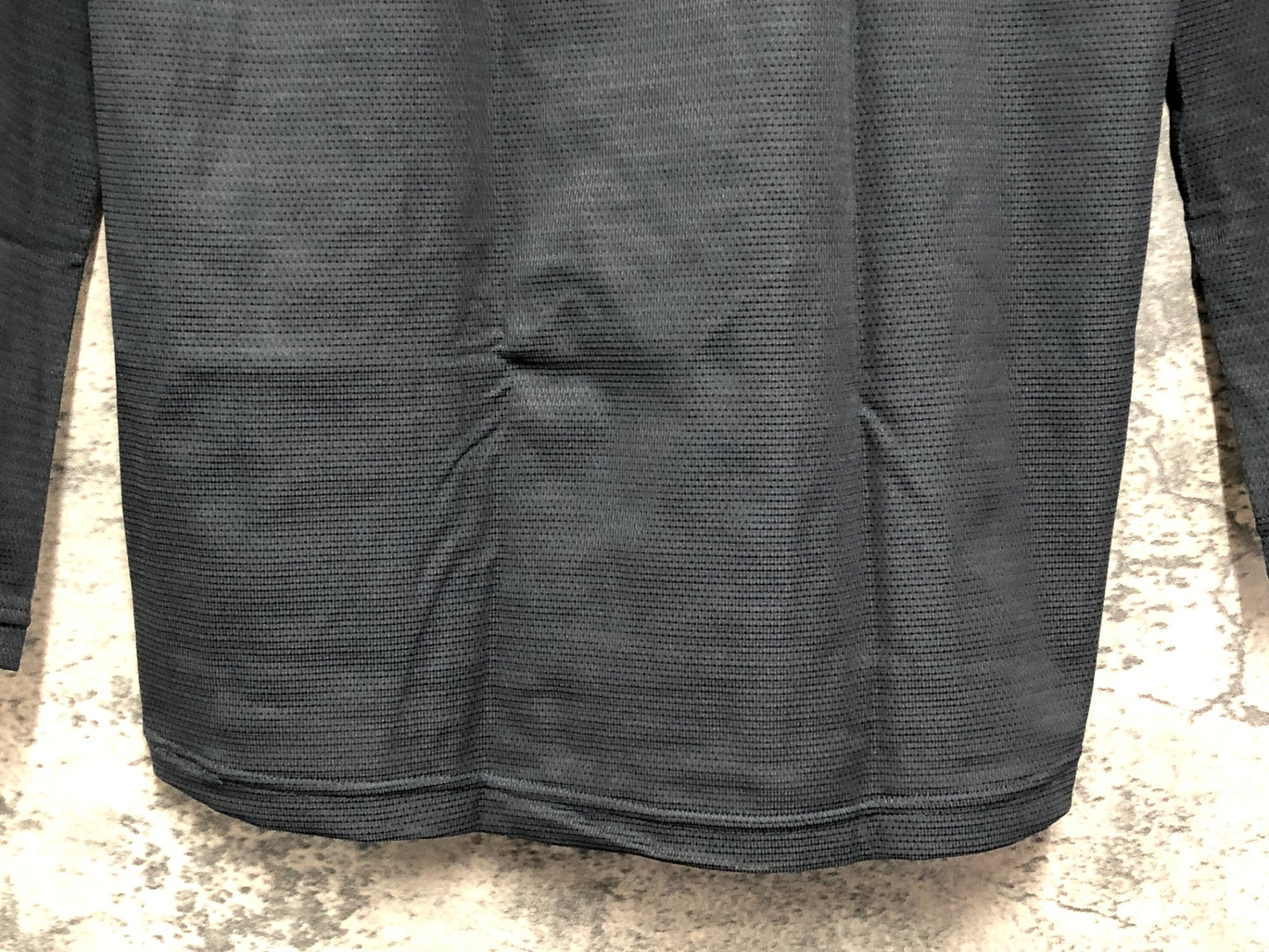 IV920 finetrack 長袖 ベースレイヤー 黒 M