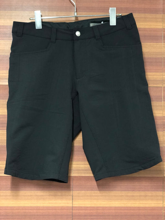 IN941 スワーブ swrve サイクルパンツ 黒 32 膝丈