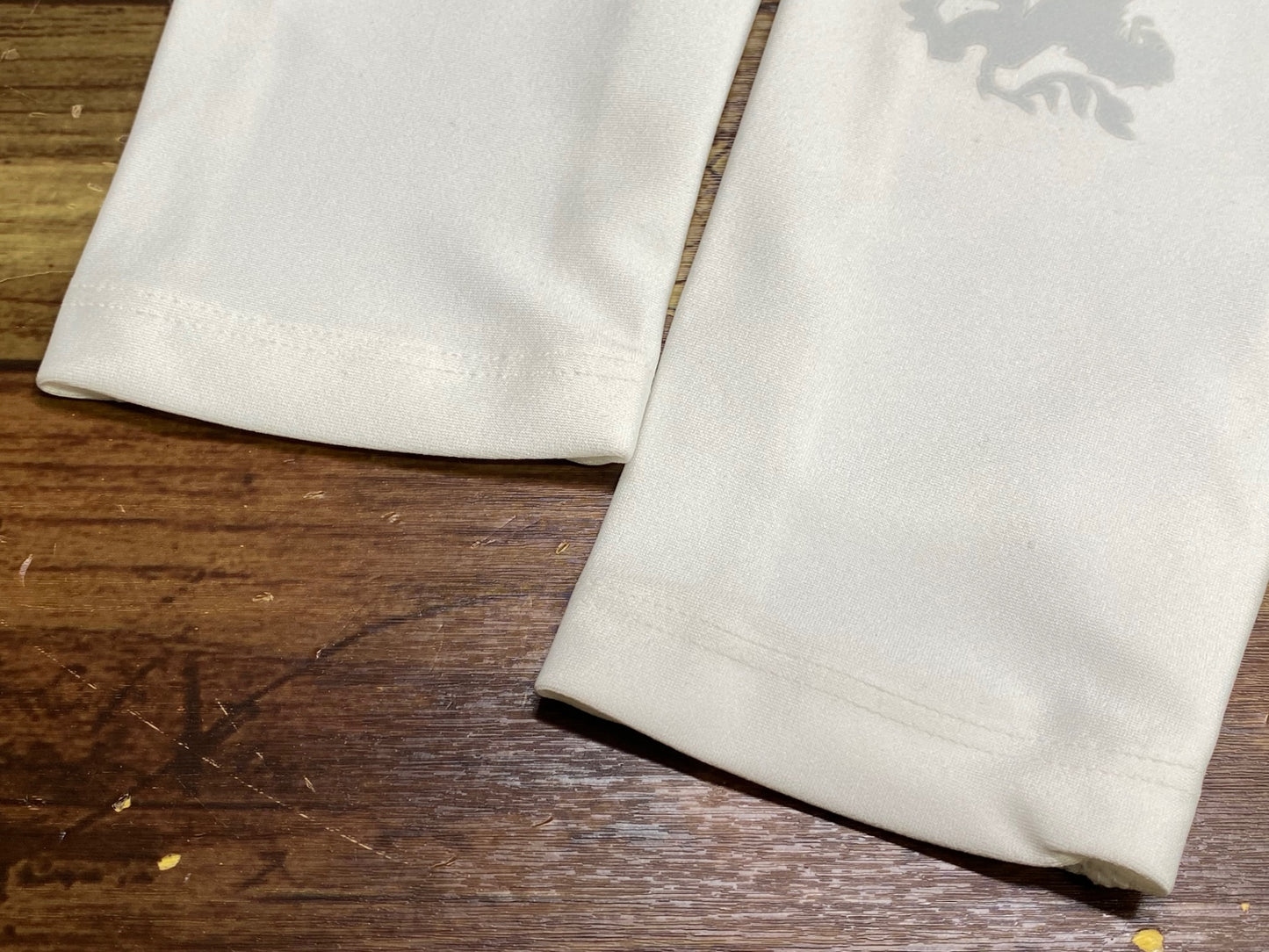 IV878 カペルミュール KAPELMUUR アームカバー 白 L