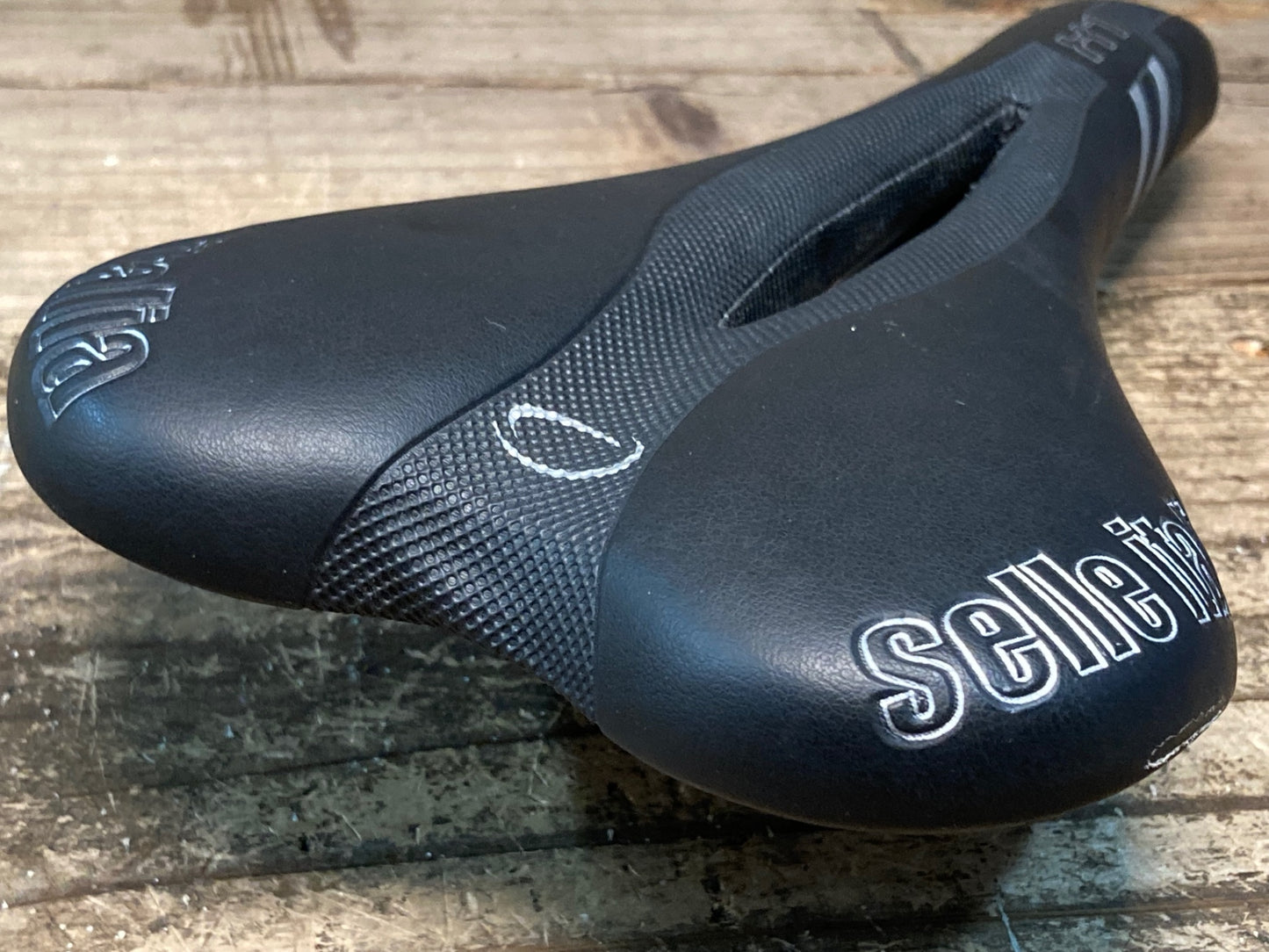 IY668 セライタリア selle italia H1 サドル FEC ALLOYレール 実測135mm