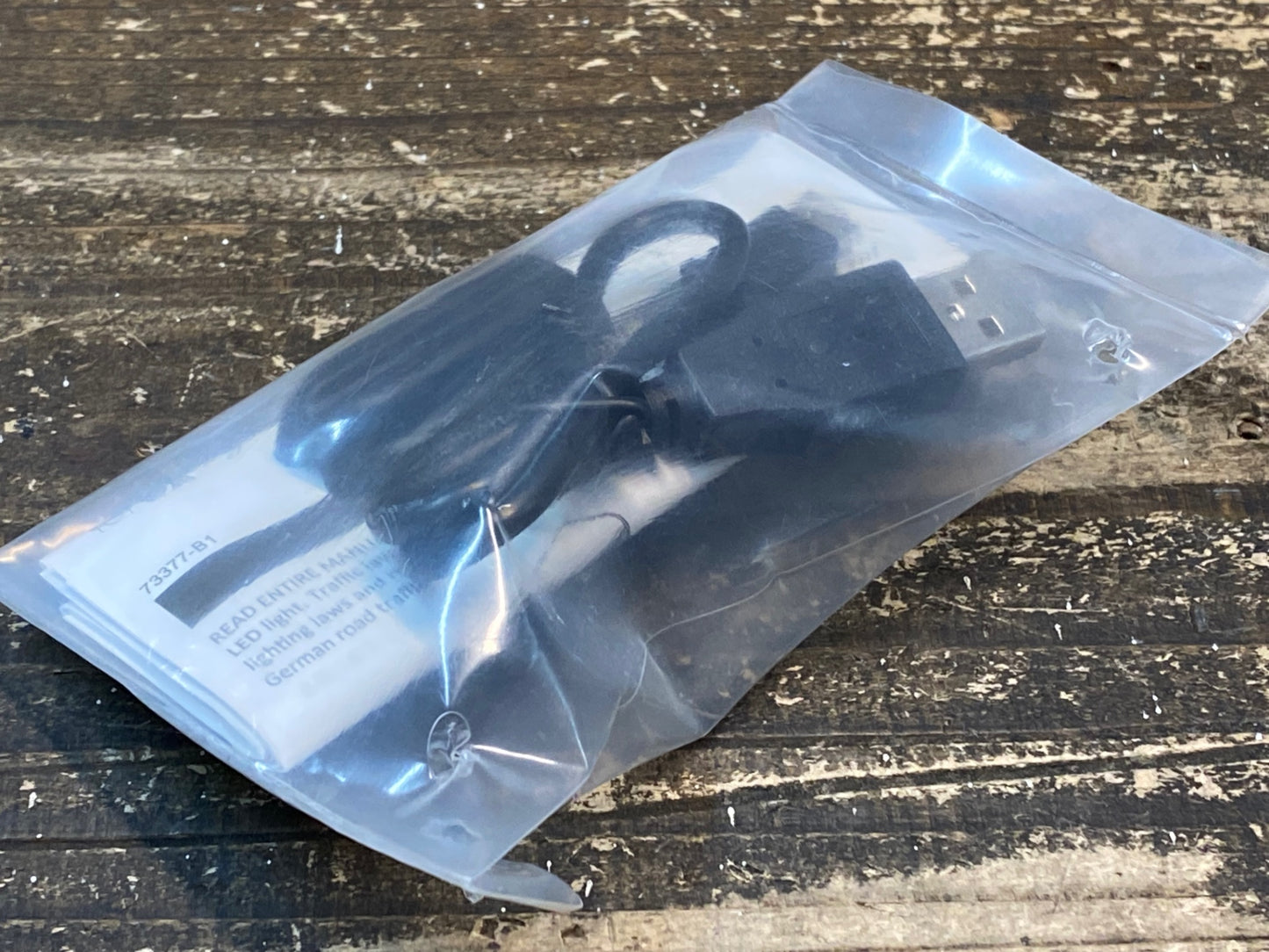 IY713 レザイン LEZYNE LITE DRIVE 1000XL フロントライト 黒 点灯確認済